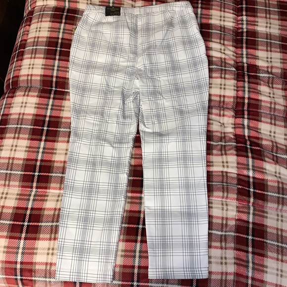 Massimo Fabbro Italian cropped pants. - Picture 4 of 5